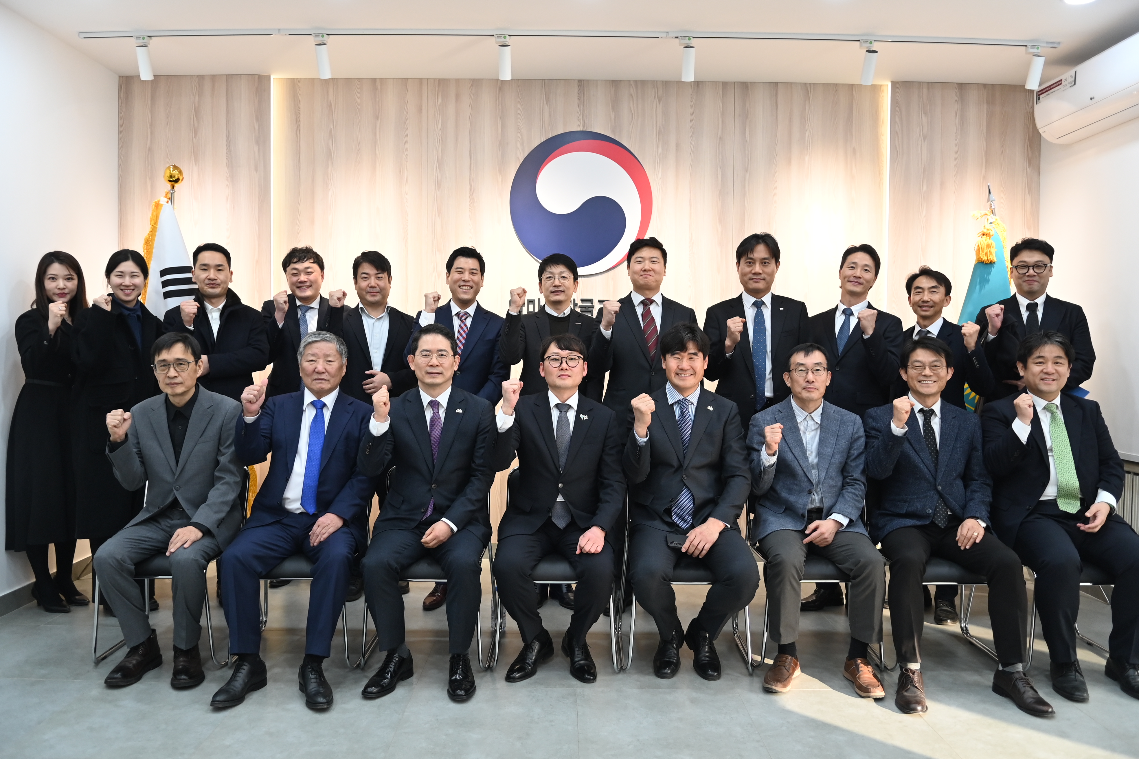 Участие в церемонии открытия после реконструкции Центра образования при Посольстве Республики Корея