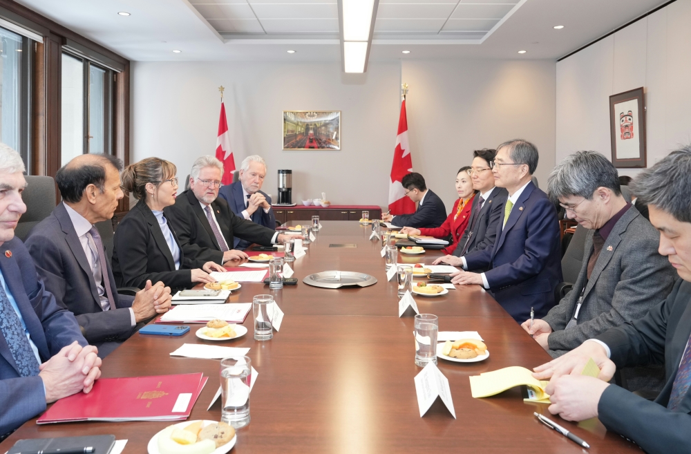조현 장관, 캐나다 상원·학계 주요 인사 면담